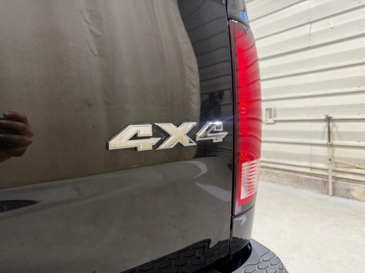 RAM 1500 Express 4x4 Quad Cab 6'4" Box 2017