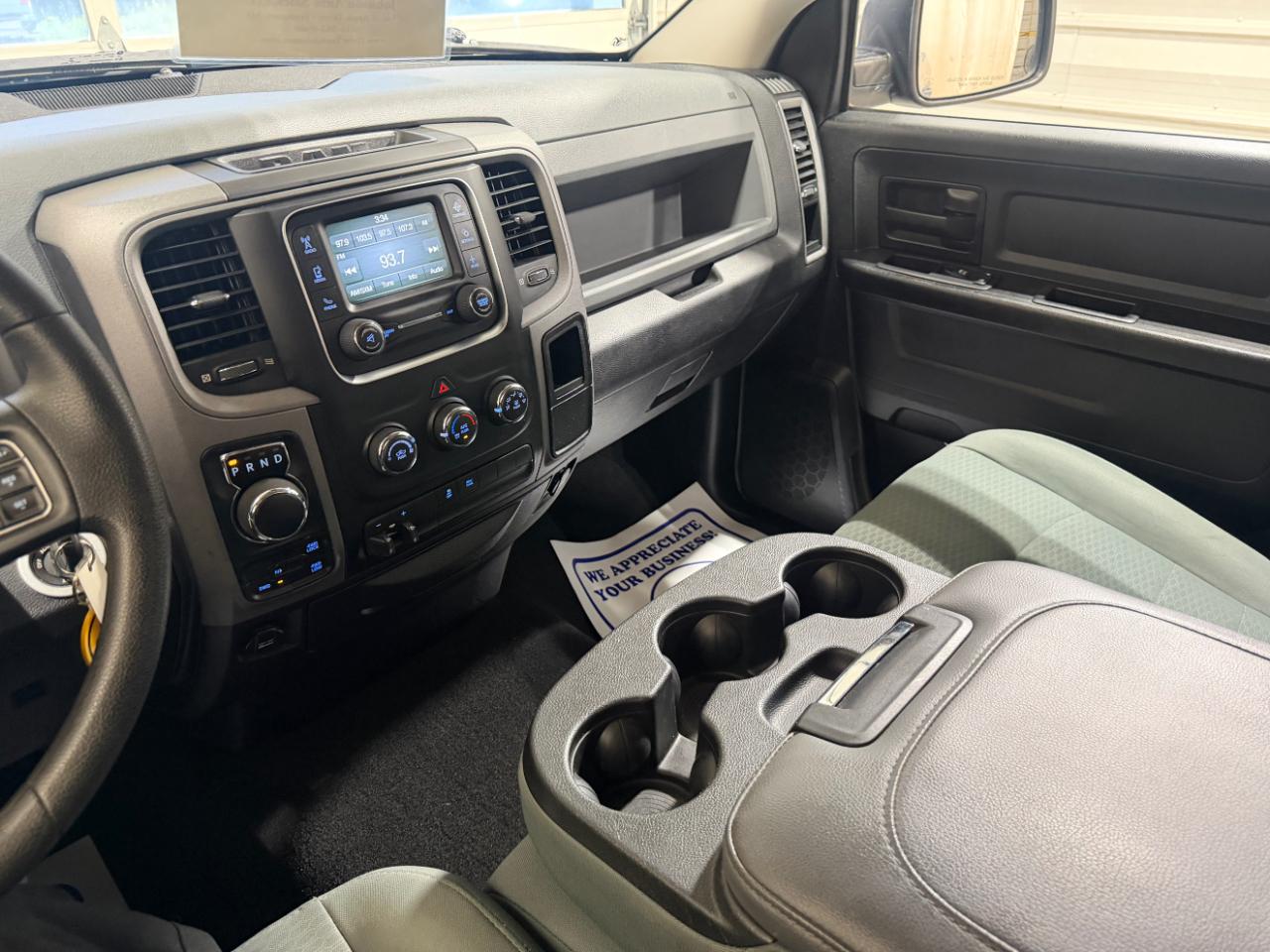 RAM 1500 Express 4x4 Quad Cab 6'4" Box 2017