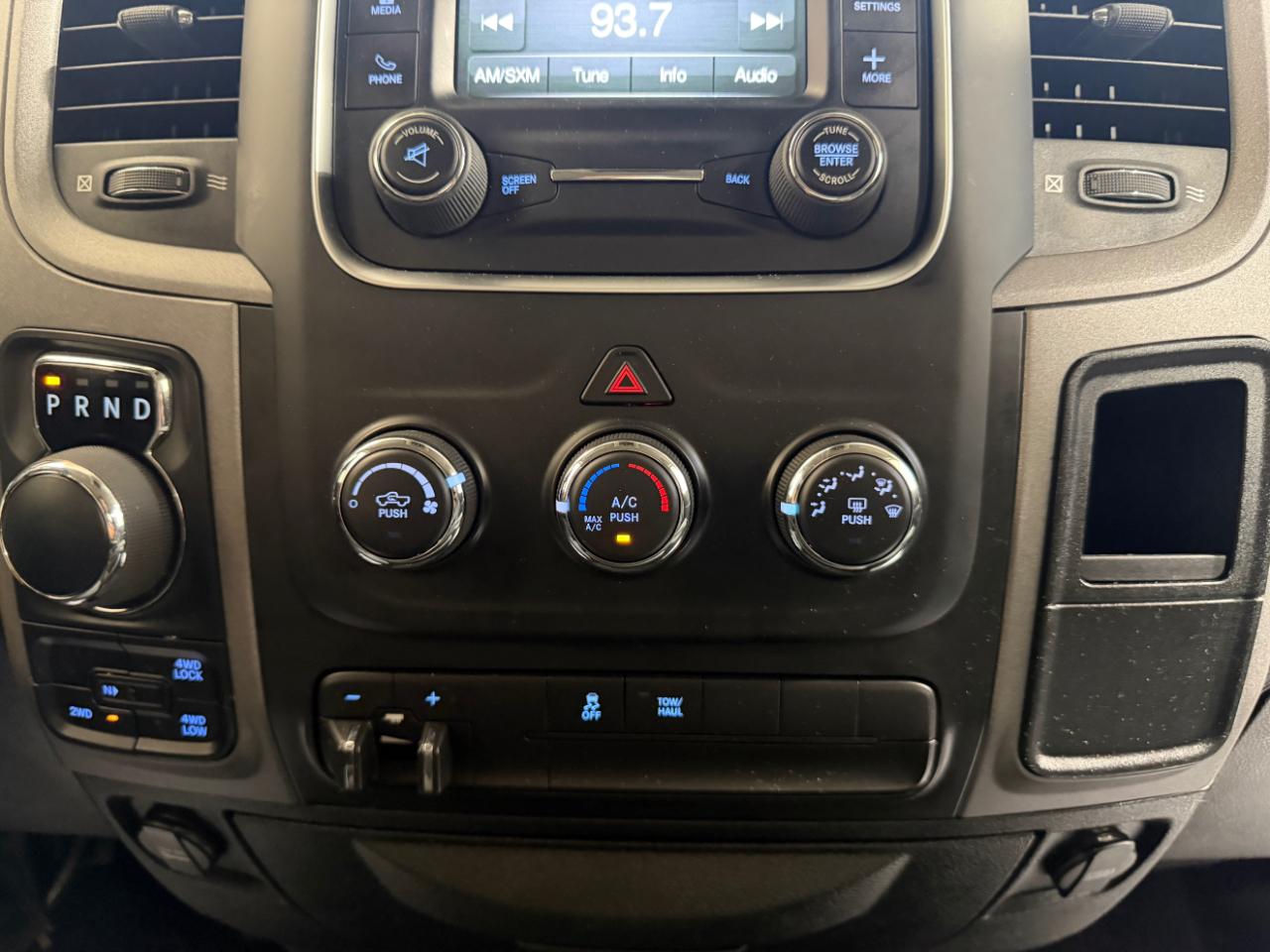 RAM 1500 Express 4x4 Quad Cab 6'4" Box 2017