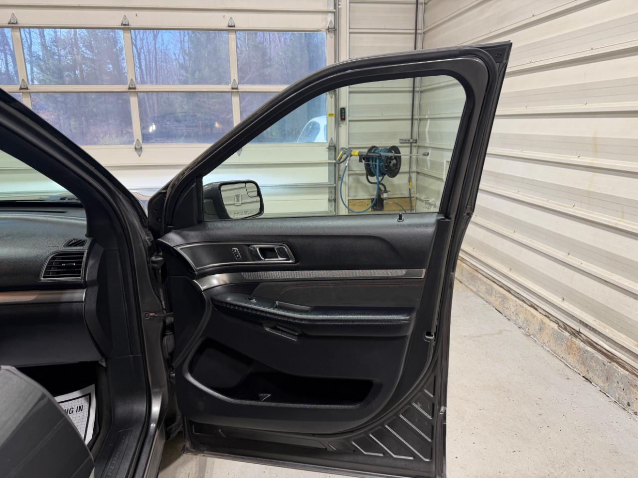 Ford Explorer XLT 4WD 2018