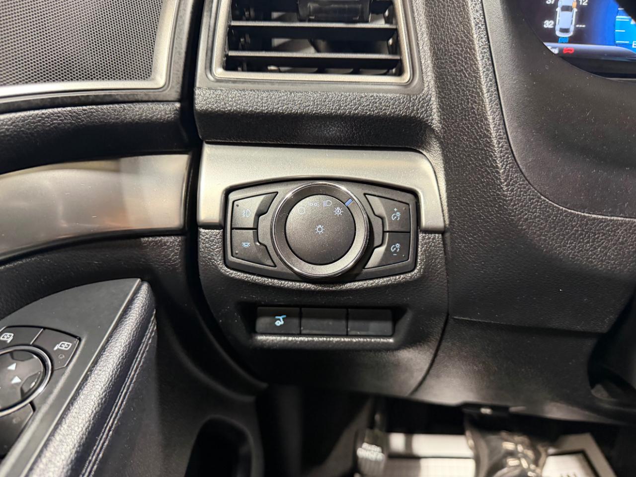 Ford Explorer XLT 4WD 2018