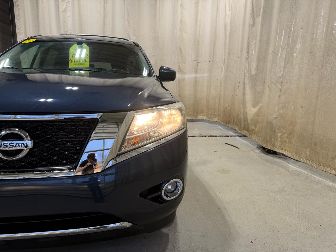 Nissan Pathfinder 2WD 4dr Platinum 2015