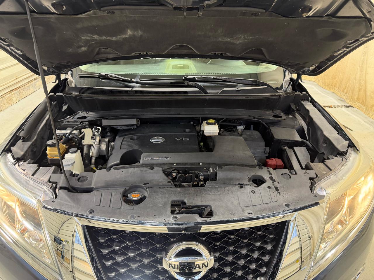 Nissan Pathfinder 2WD 4dr Platinum 2015