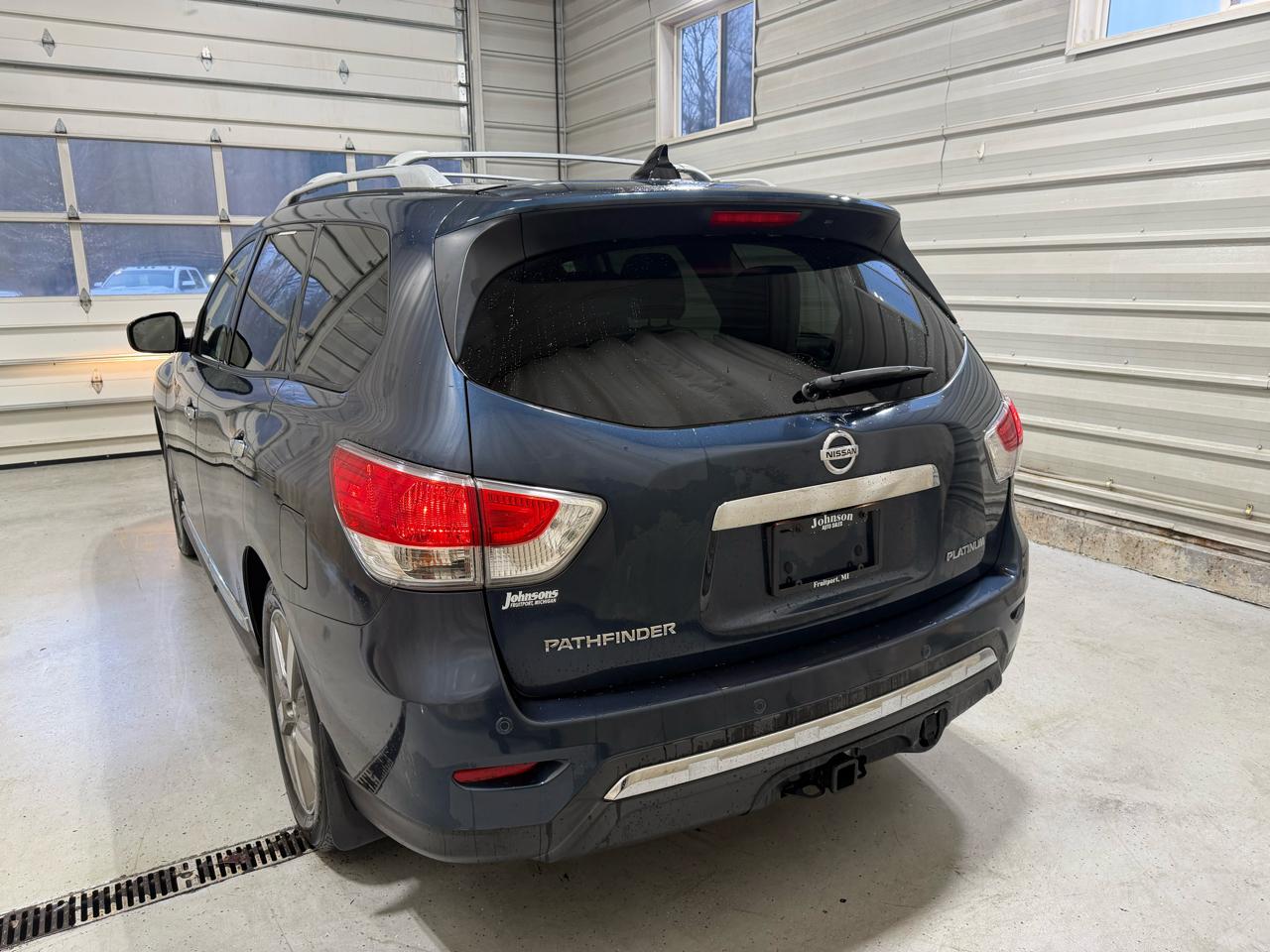 Nissan Pathfinder 2WD 4dr Platinum 2015