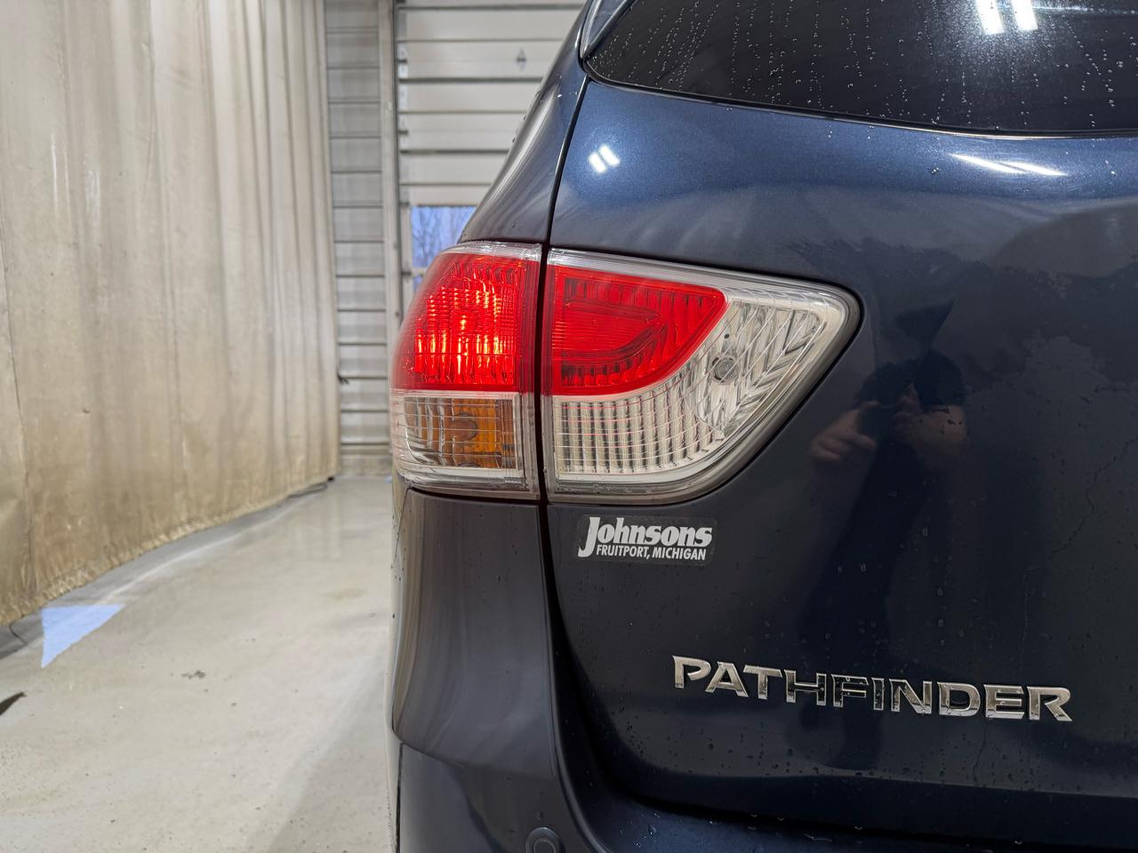 Nissan Pathfinder 2WD 4dr Platinum 2015