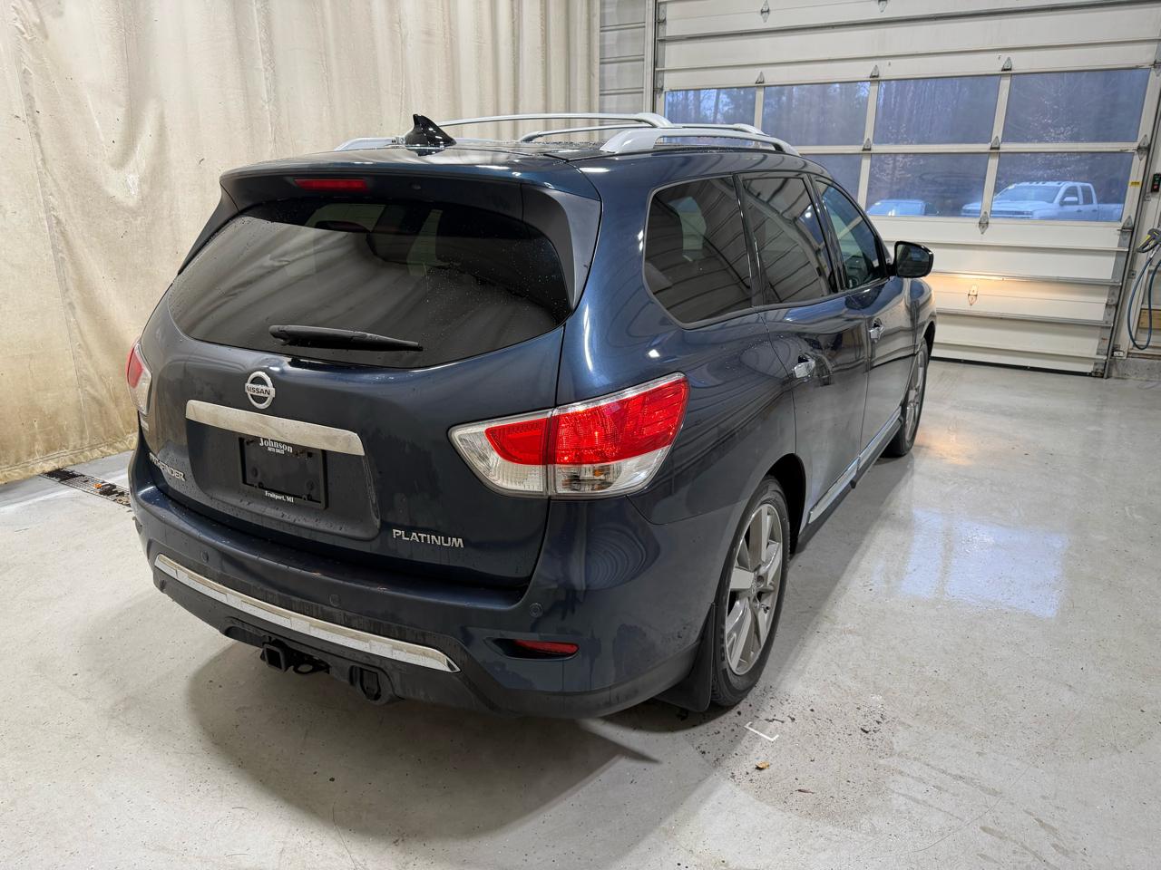 Nissan Pathfinder 2WD 4dr Platinum 2015