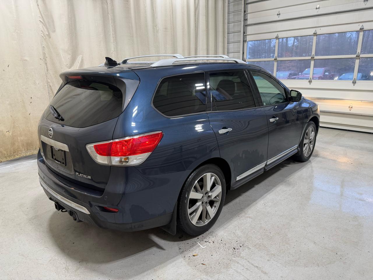 Nissan Pathfinder 2WD 4dr Platinum 2015