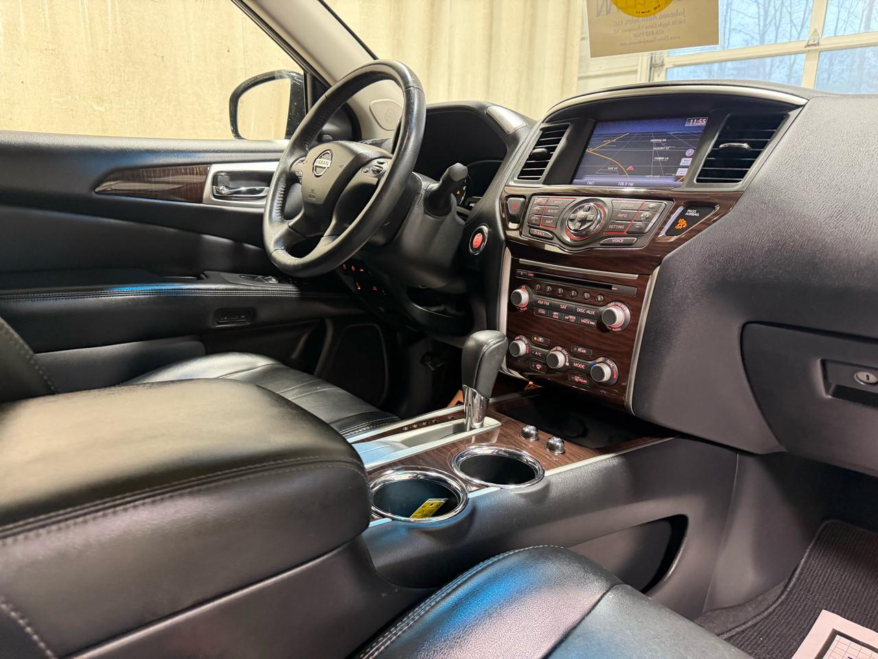 Nissan Pathfinder 2WD 4dr Platinum 2015