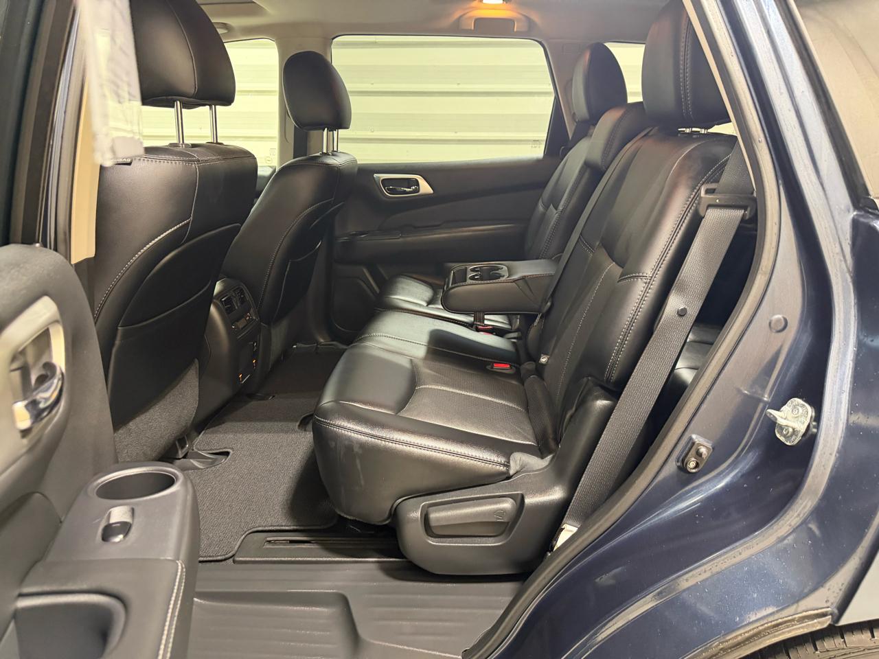 Nissan Pathfinder 2WD 4dr Platinum 2015