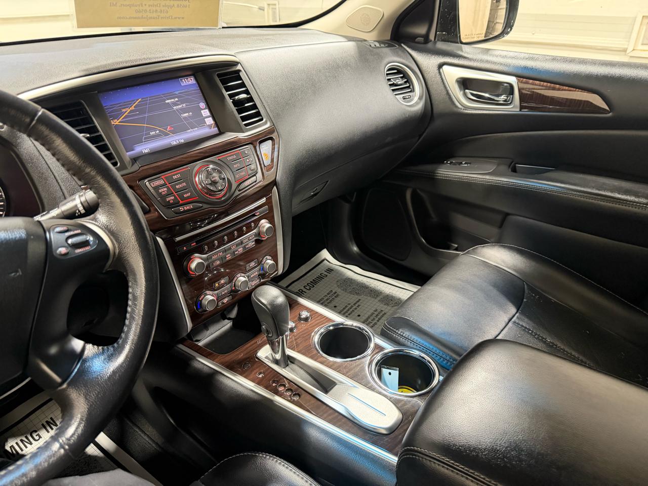 Nissan Pathfinder 2WD 4dr Platinum 2015