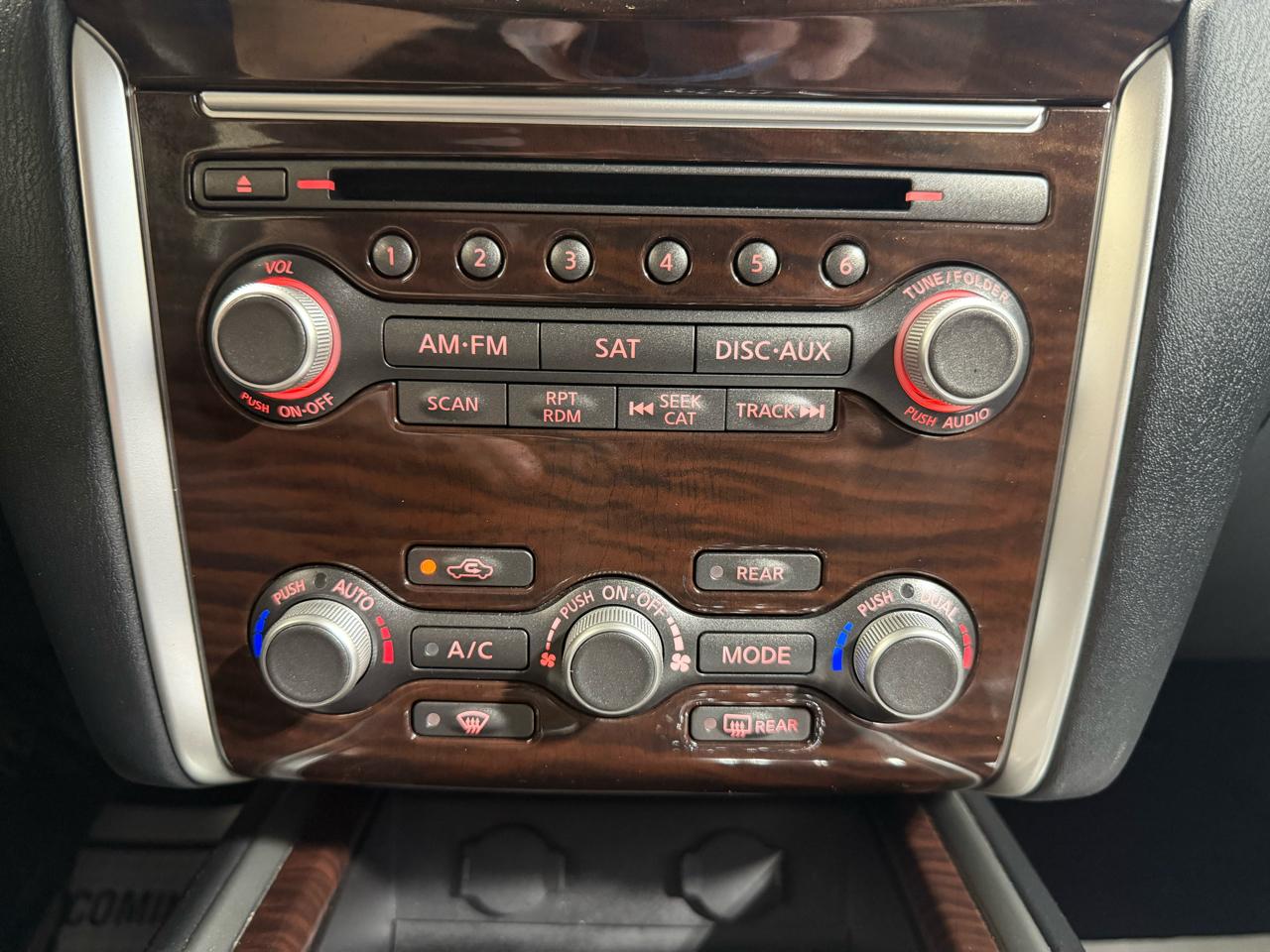 Nissan Pathfinder 2WD 4dr Platinum 2015