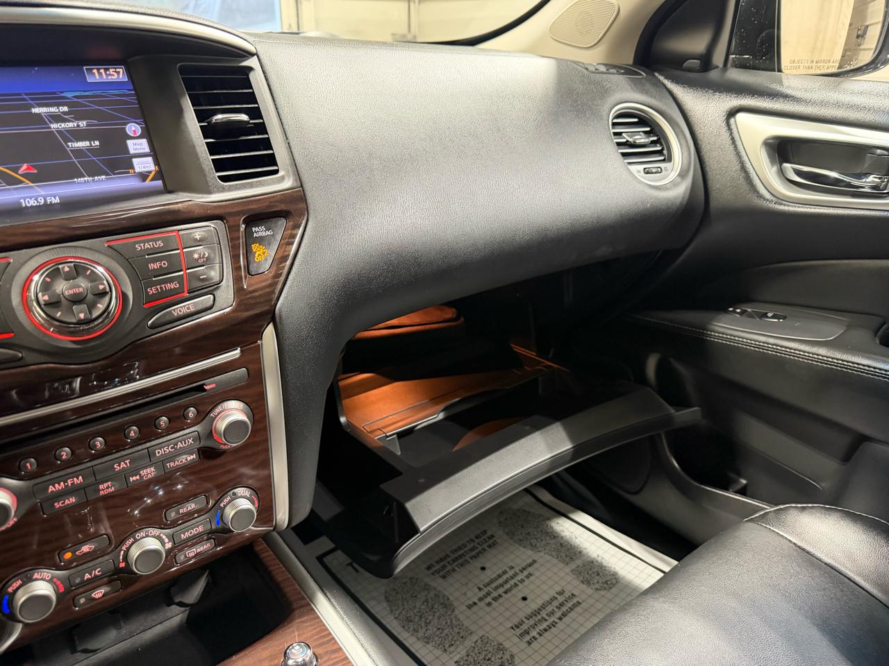 Nissan Pathfinder 2WD 4dr Platinum 2015