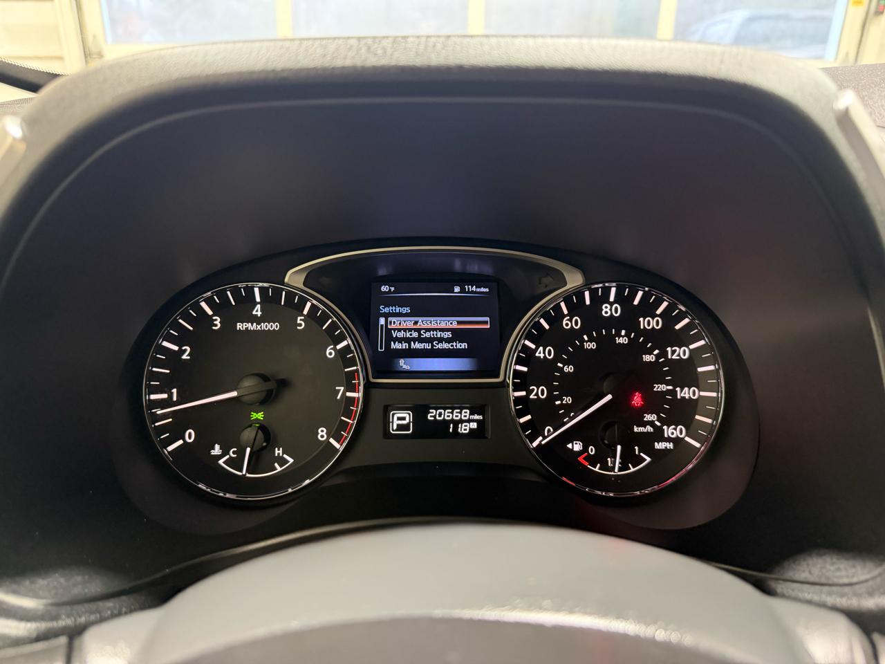 Nissan Pathfinder 2WD 4dr Platinum 2015