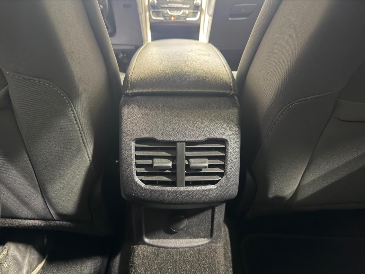 Ford Fusion SE FWD 2019