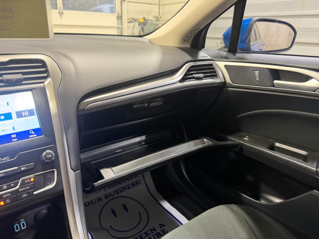 Ford Fusion SE FWD 2019