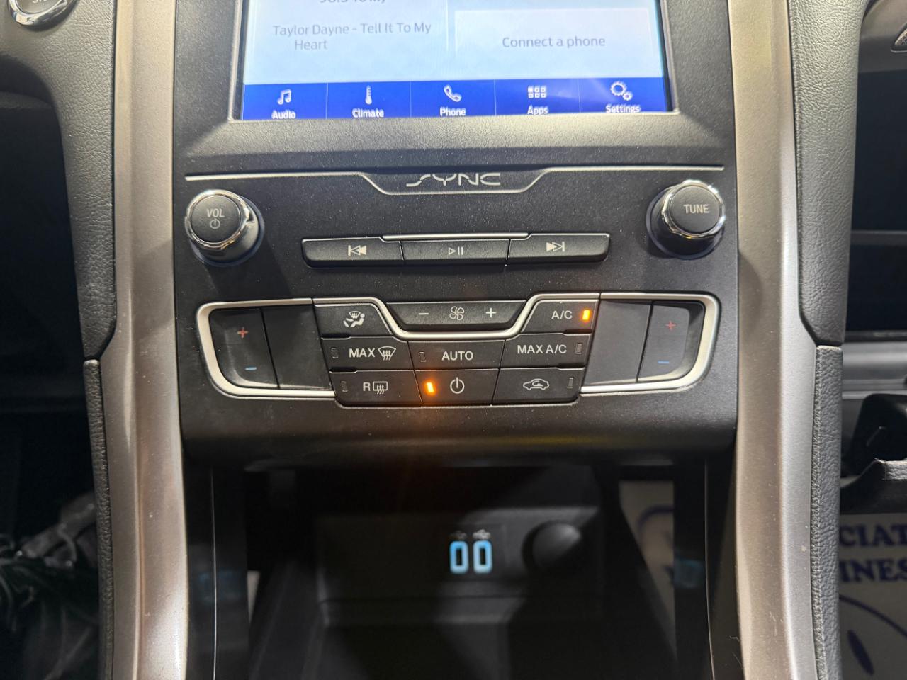 Ford Fusion SE FWD 2019