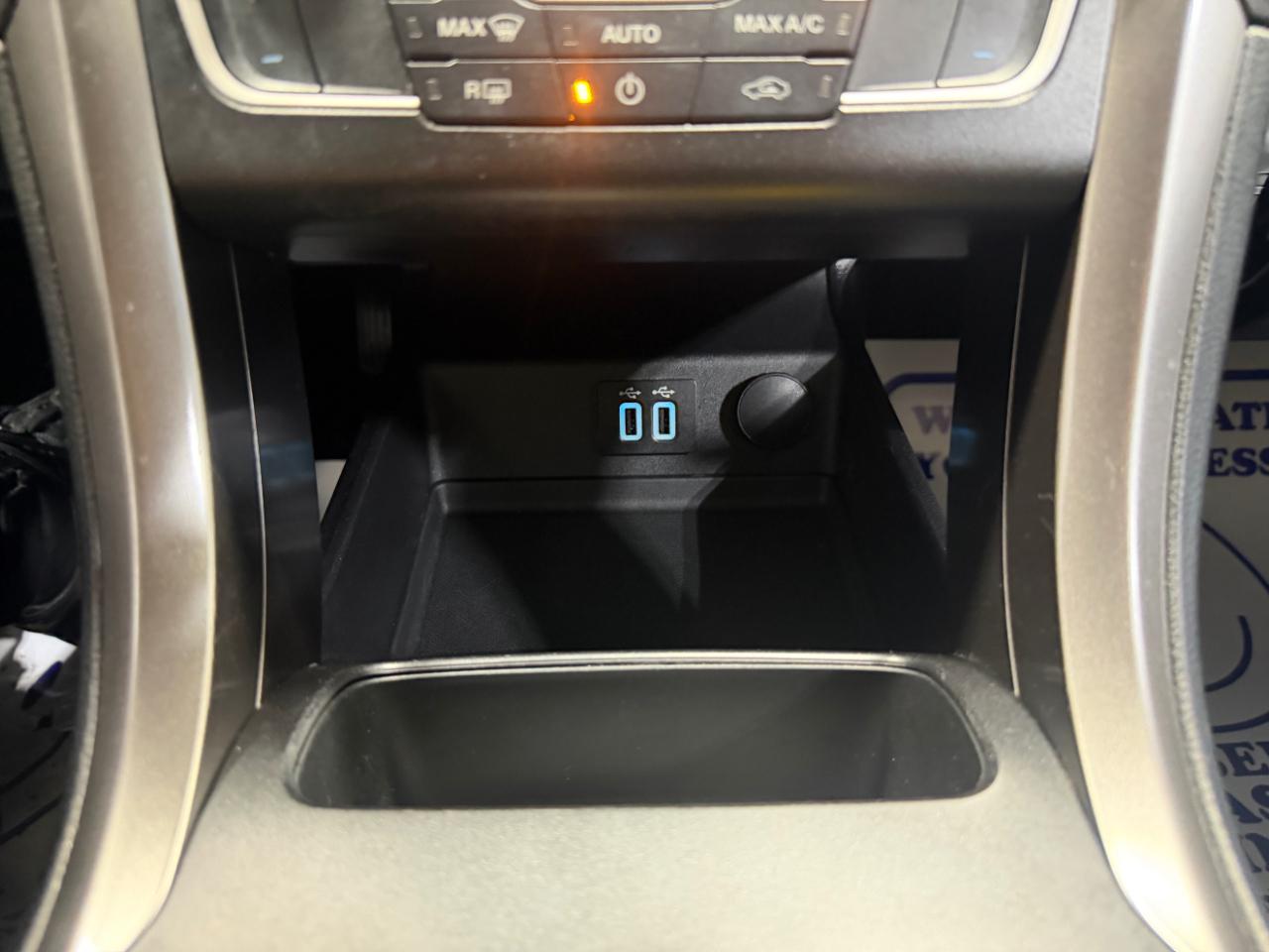 Ford Fusion SE FWD 2019