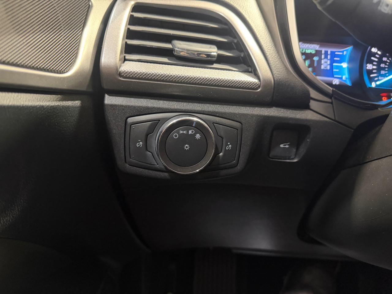 Ford Fusion SE FWD 2019