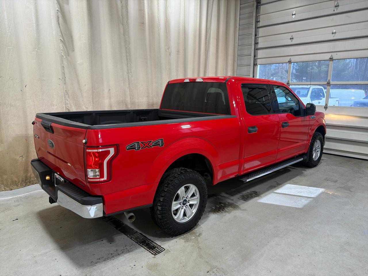 Ford F-150 4WD SuperCrew 145" XLT 2016