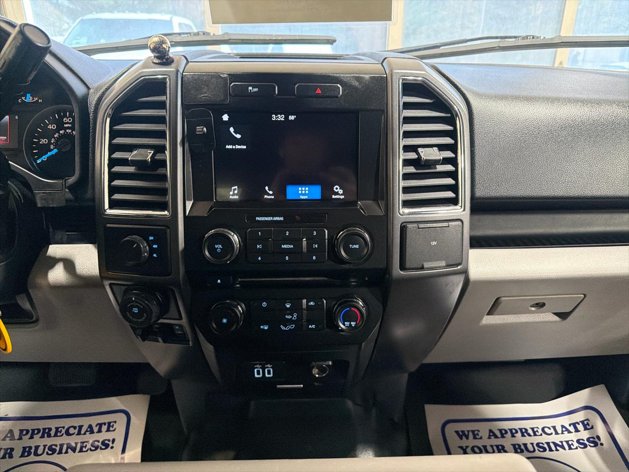 Ford F-150 4WD SuperCrew 145" XLT 2016