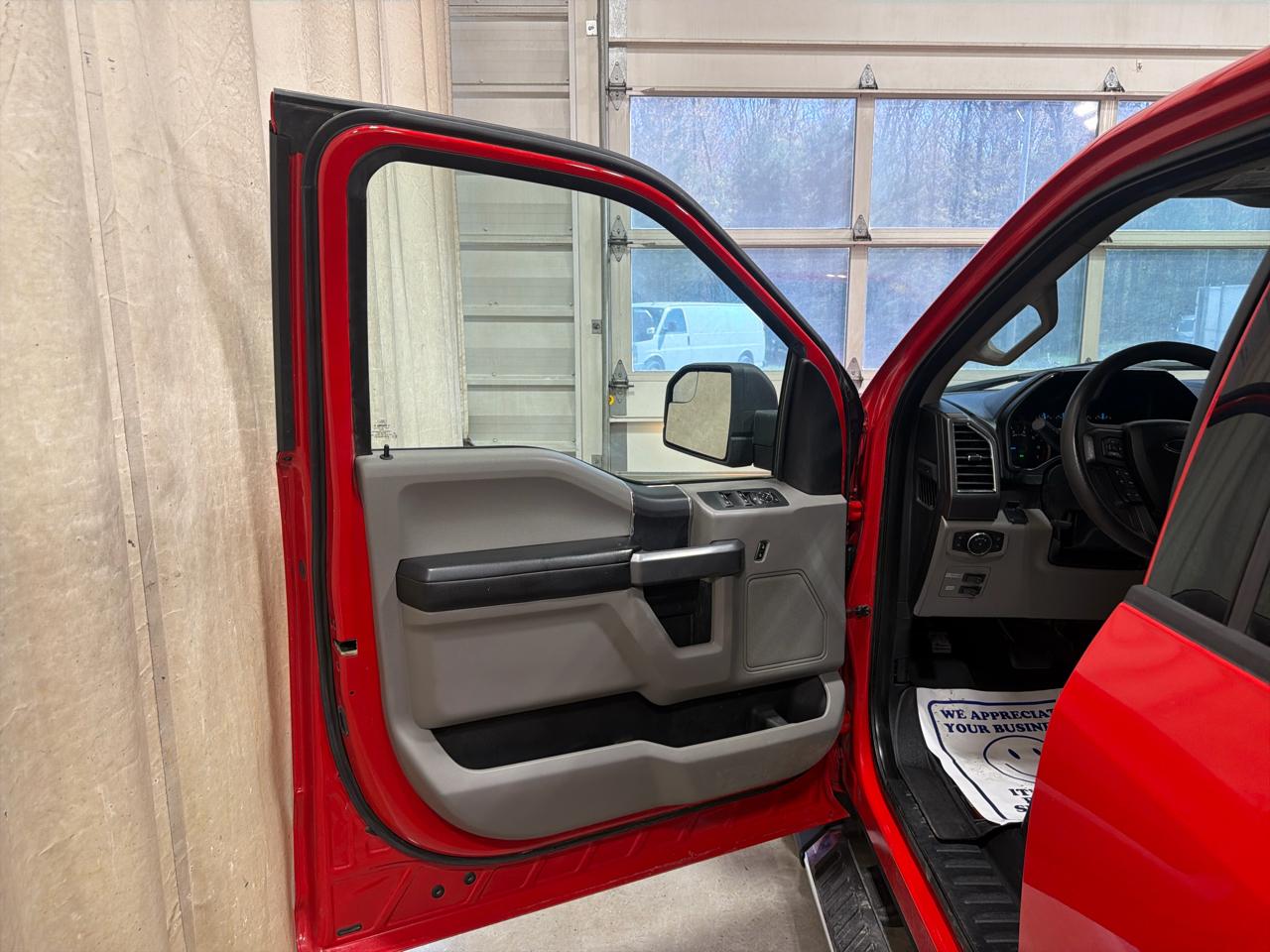 Ford F-150 4WD SuperCrew 145" XLT 2016