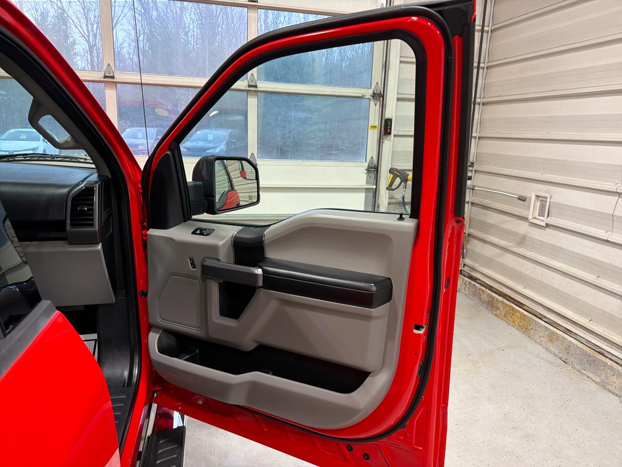 Ford F-150 XL 4WD SuperCrew 5.5' Box 2017