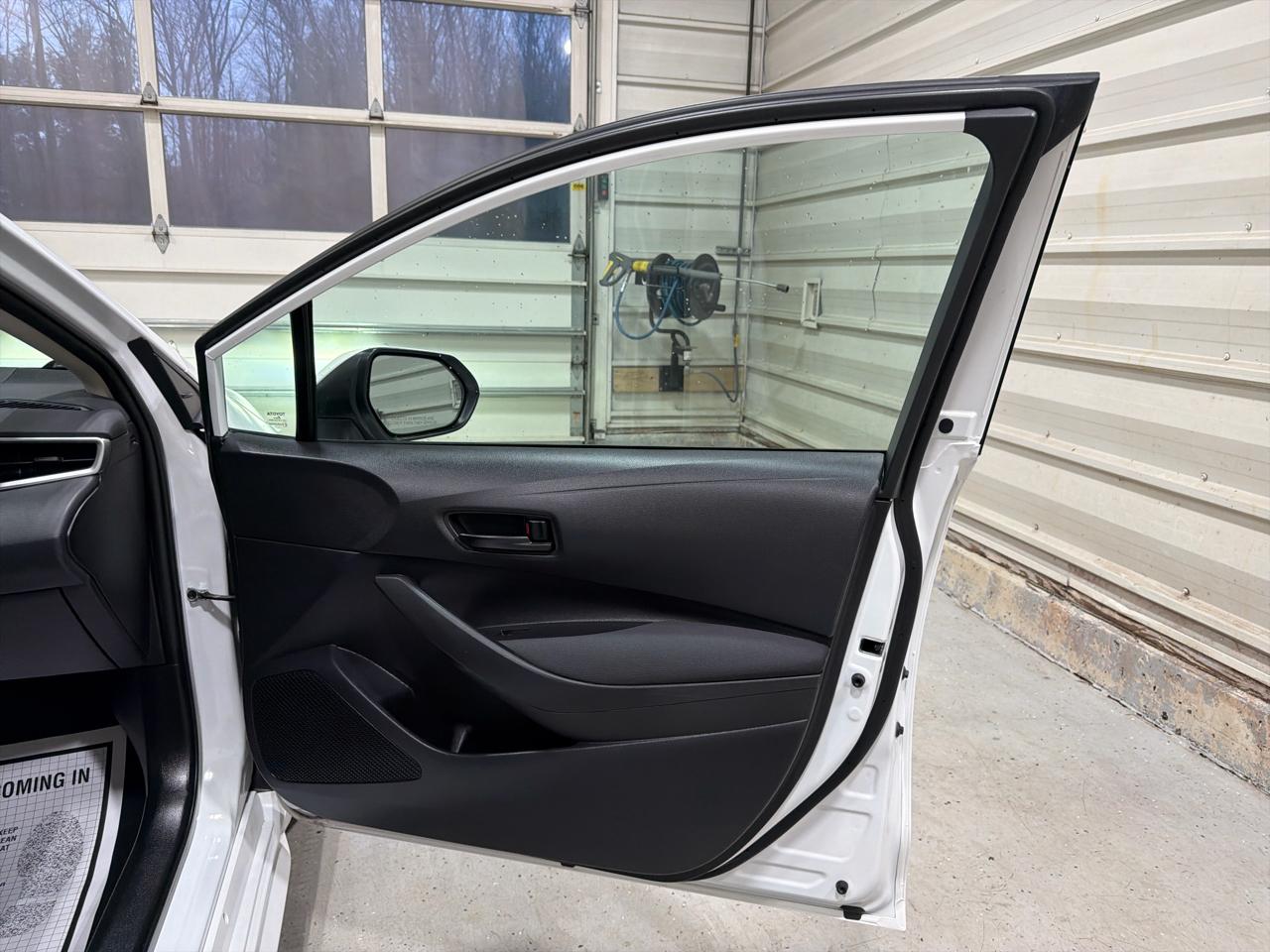 Toyota Corolla LE CVT (Natl) 2023