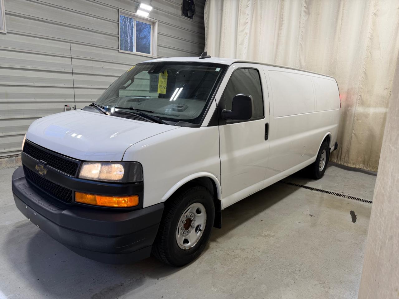 Chevrolet Express Cargo Van RWD 3500 155" 2020
