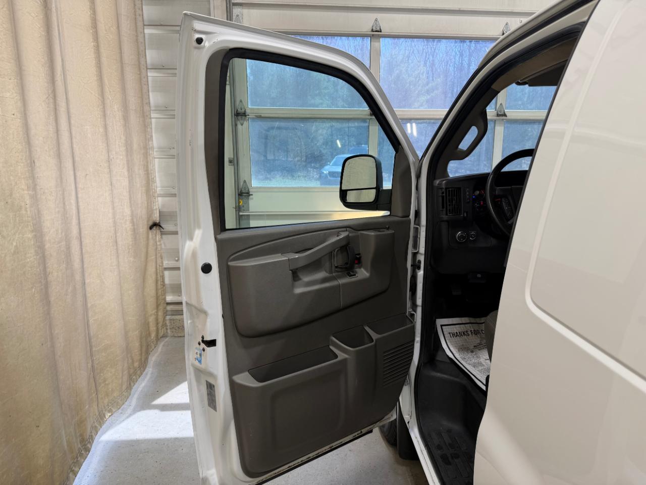 Chevrolet Express Cargo Van RWD 3500 155" 2020