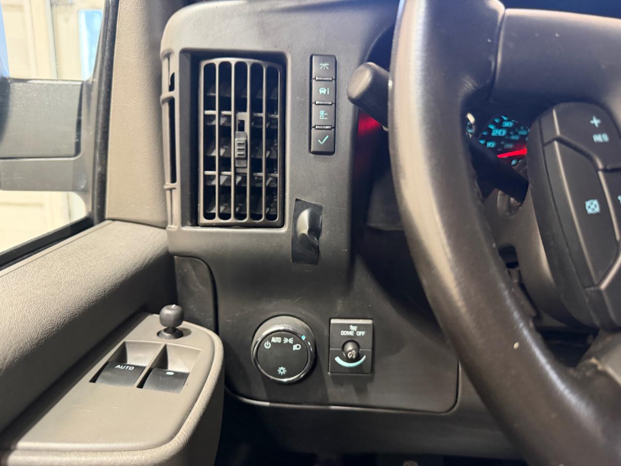 Chevrolet Express Cargo Van RWD 3500 155" 2020