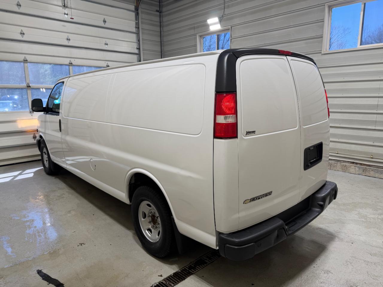 Chevrolet Express Cargo Van RWD 3500 155" 2020