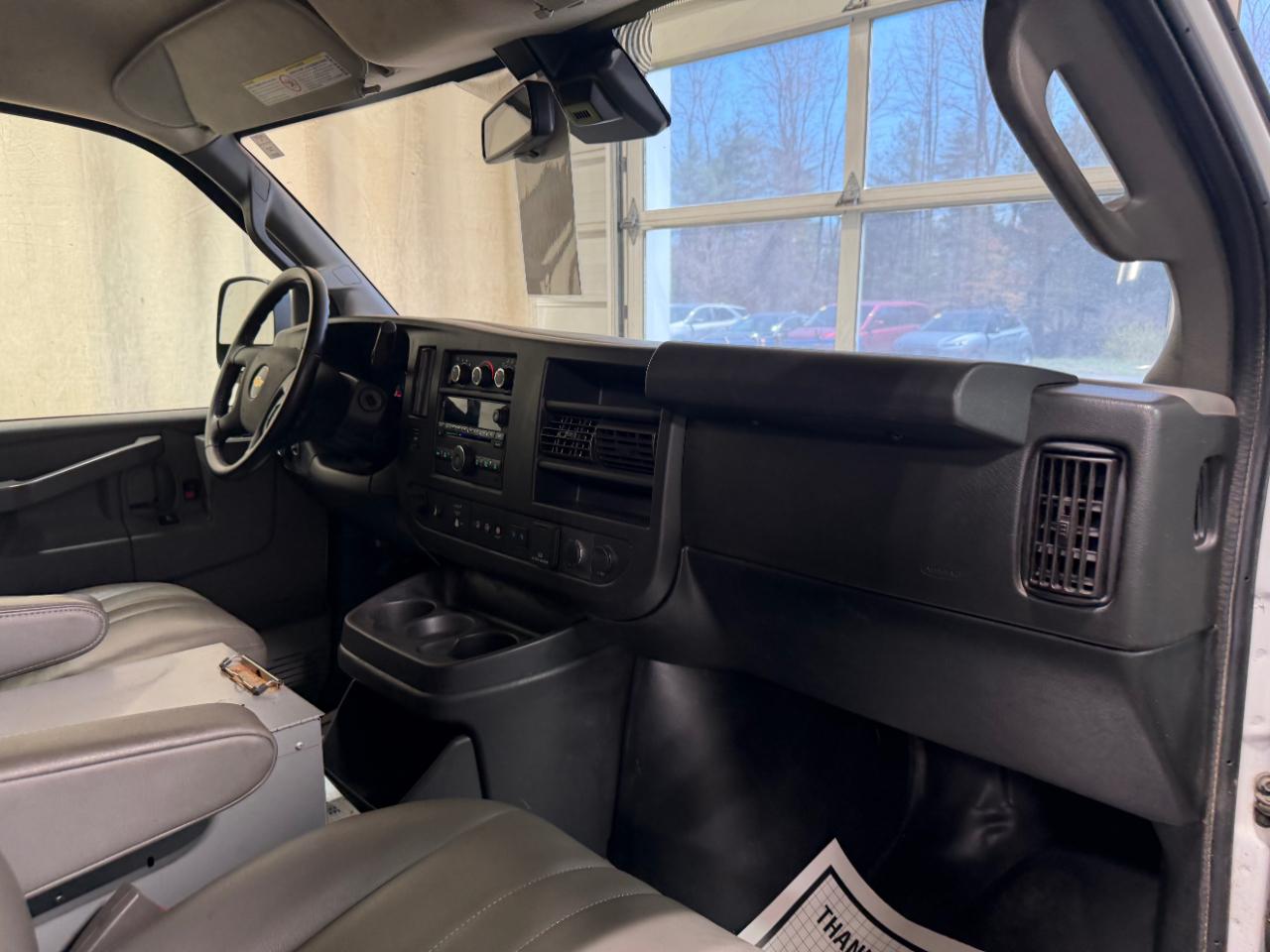 Chevrolet Express Cargo Van RWD 3500 155" 2020