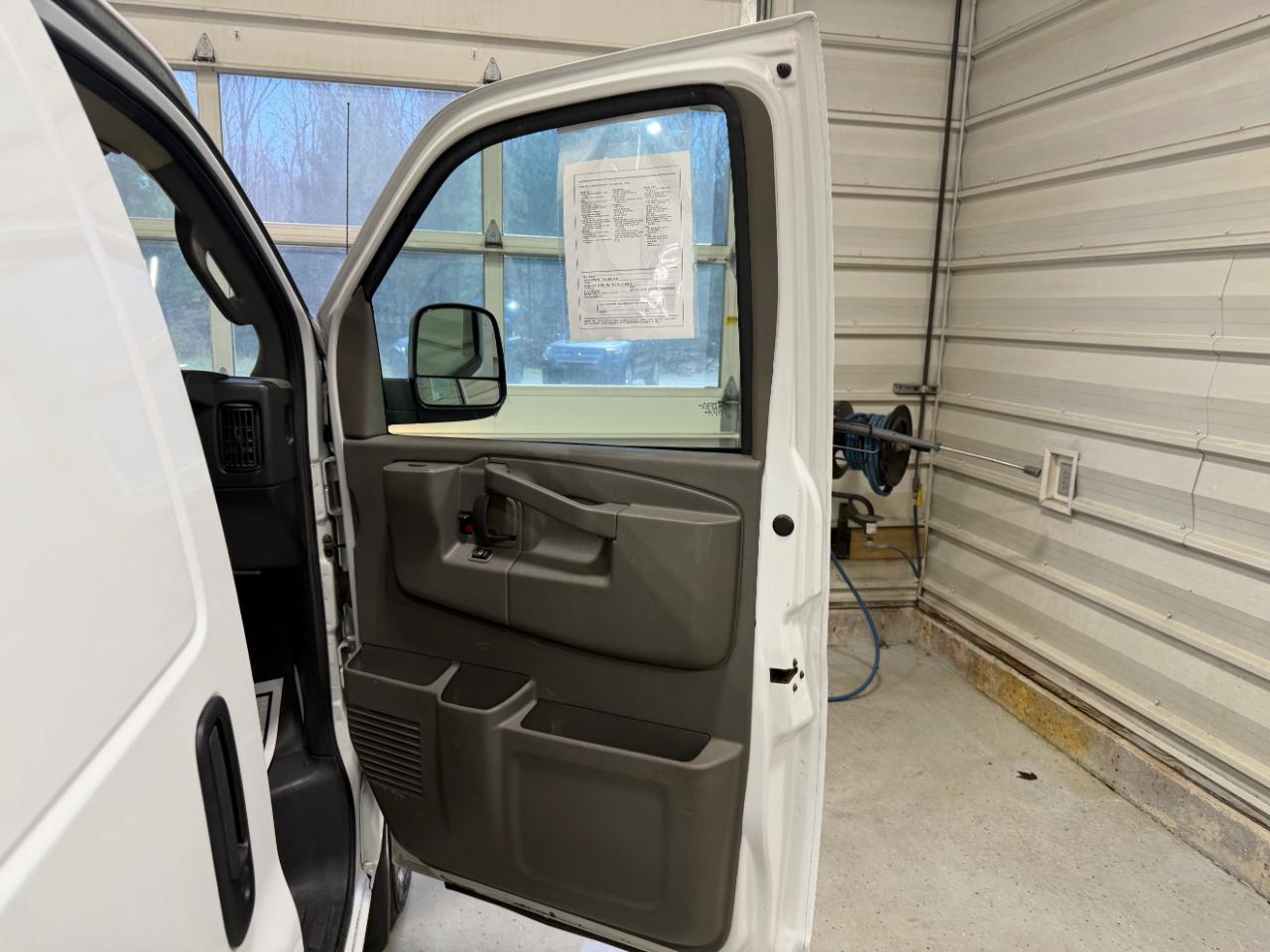 Chevrolet Express Cargo Van RWD 3500 155" 2020