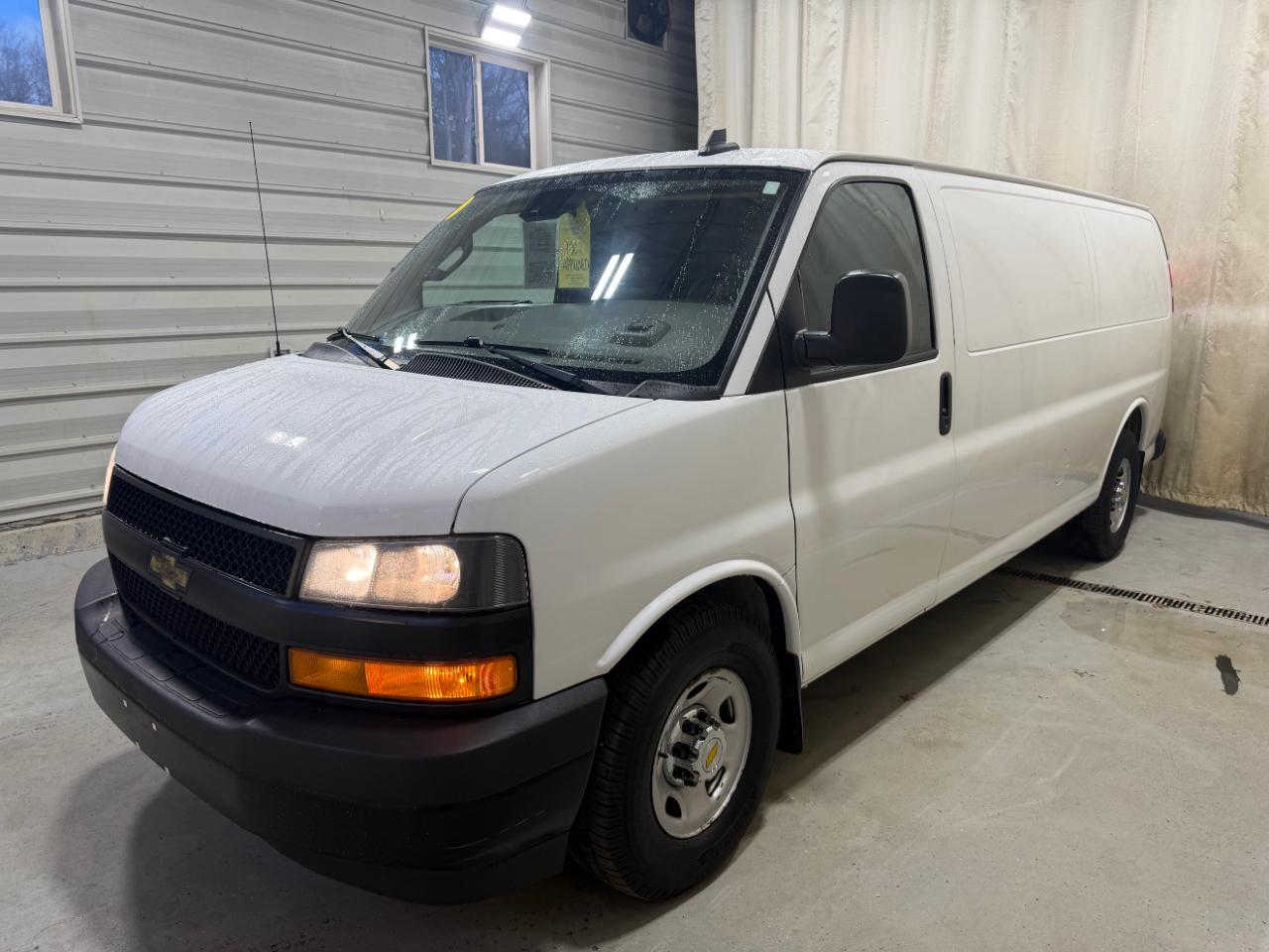 Chevrolet Express Cargo Van RWD 3500 155" 2020