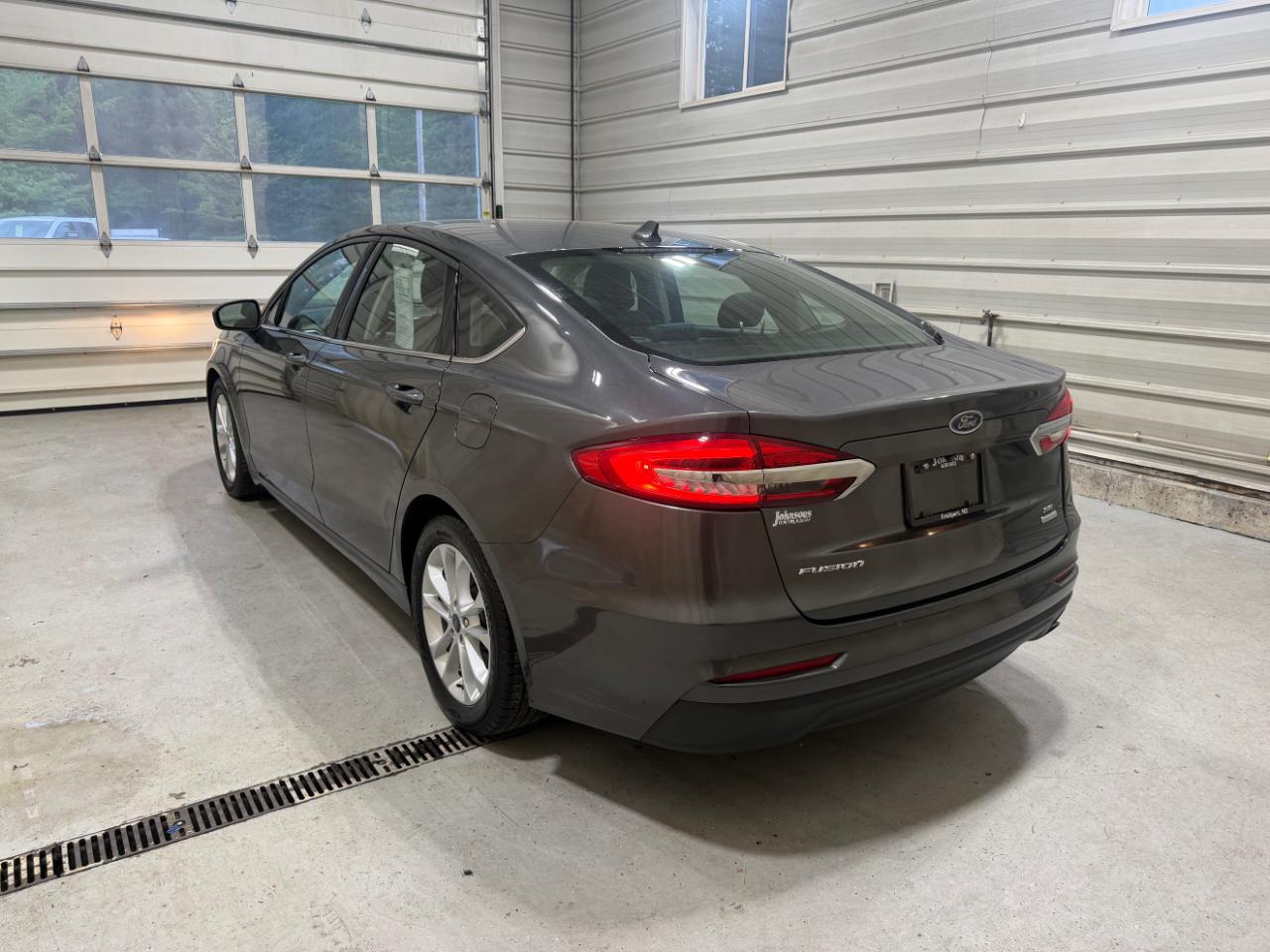 Ford Fusion SE FWD 2019