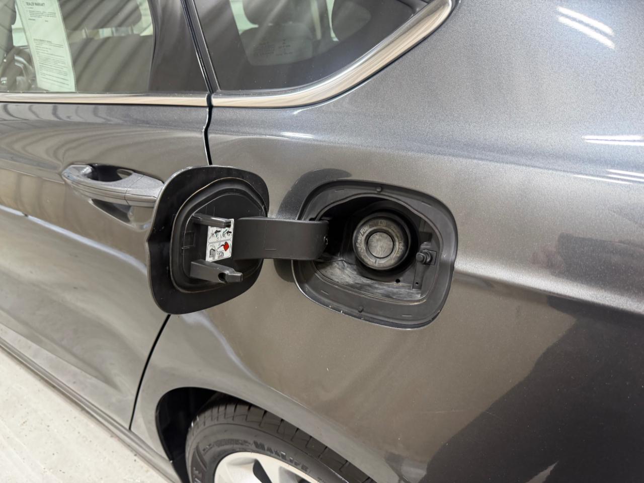 Ford Fusion SE FWD 2019