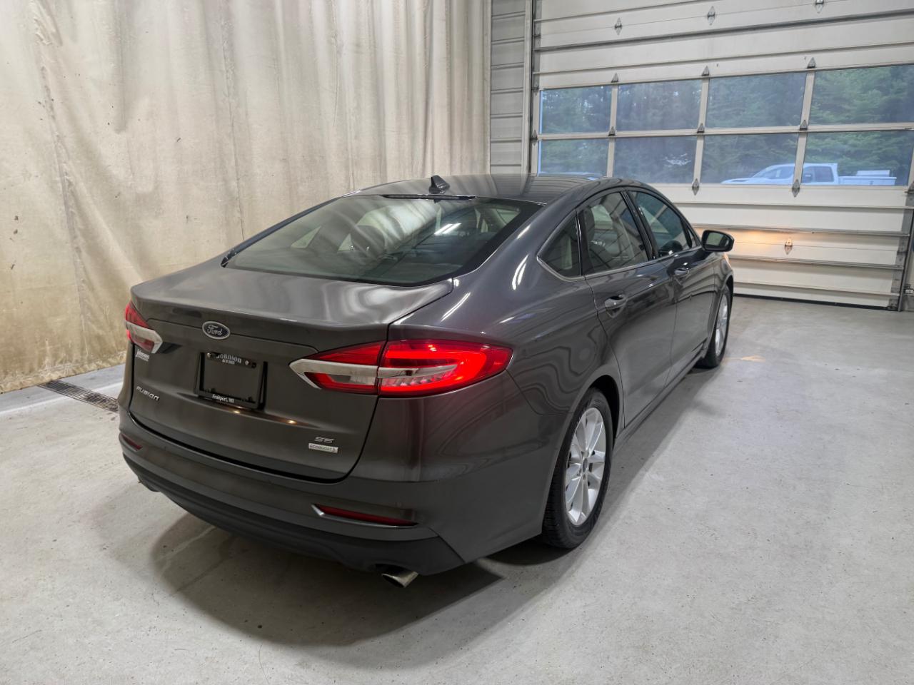 Ford Fusion SE FWD 2019