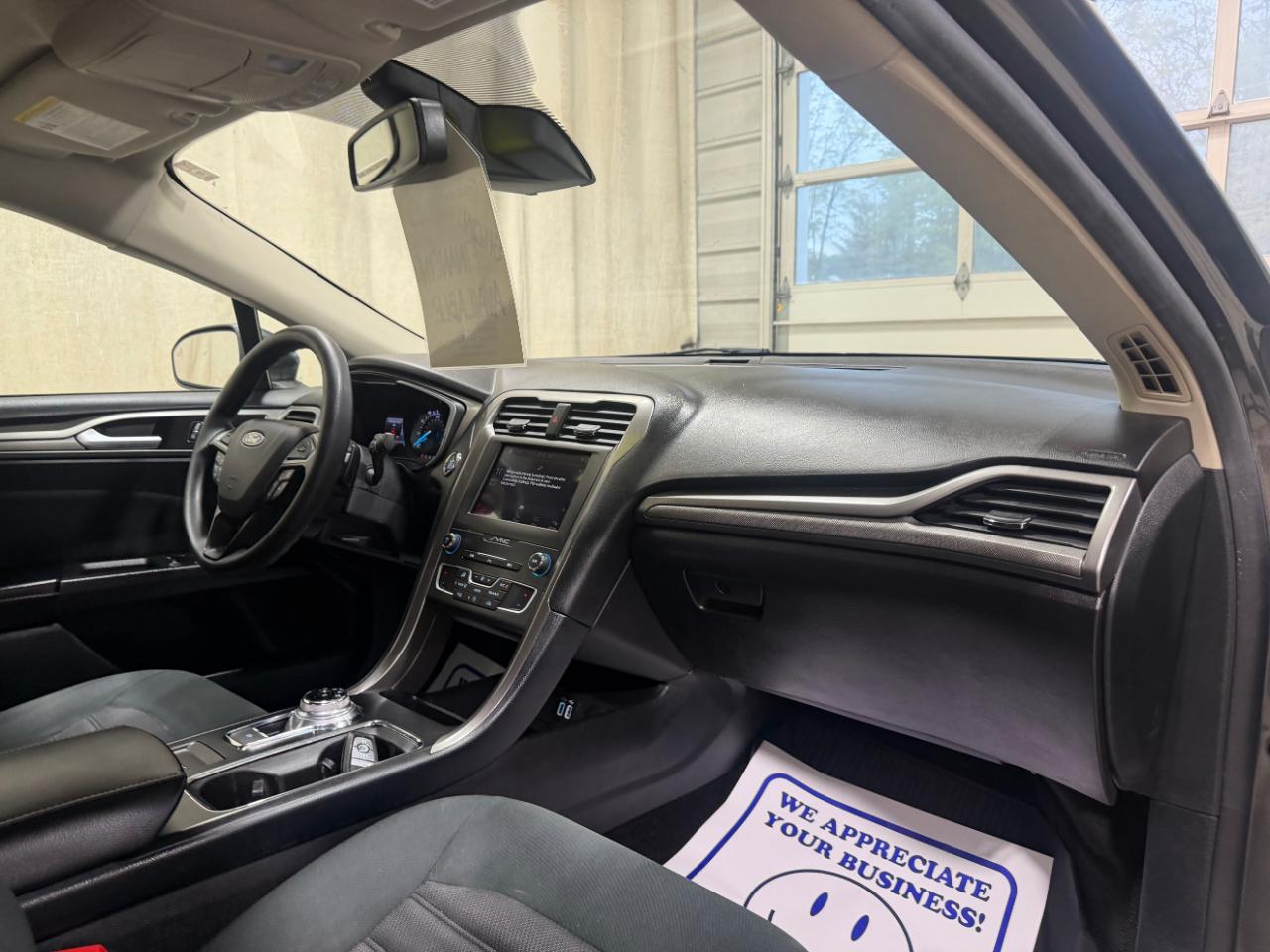 Ford Fusion SE FWD 2019