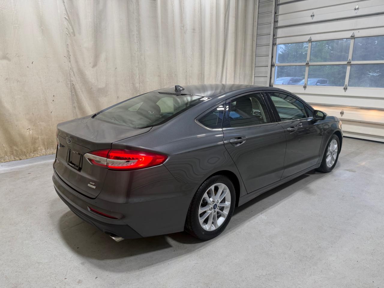 Ford Fusion SE FWD 2019