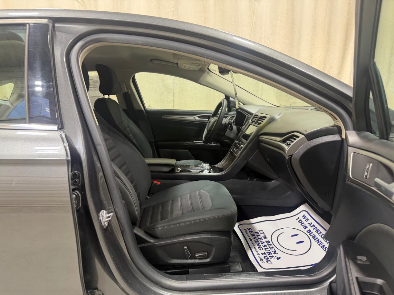 Ford Fusion SE FWD 2019