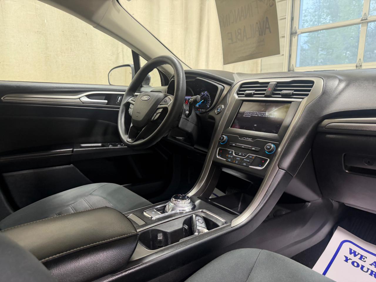Ford Fusion SE FWD 2019