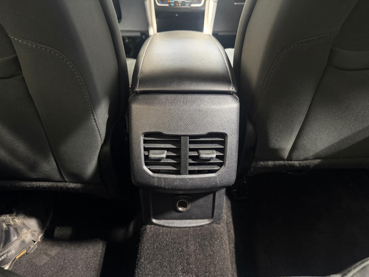 Ford Fusion SE FWD 2019