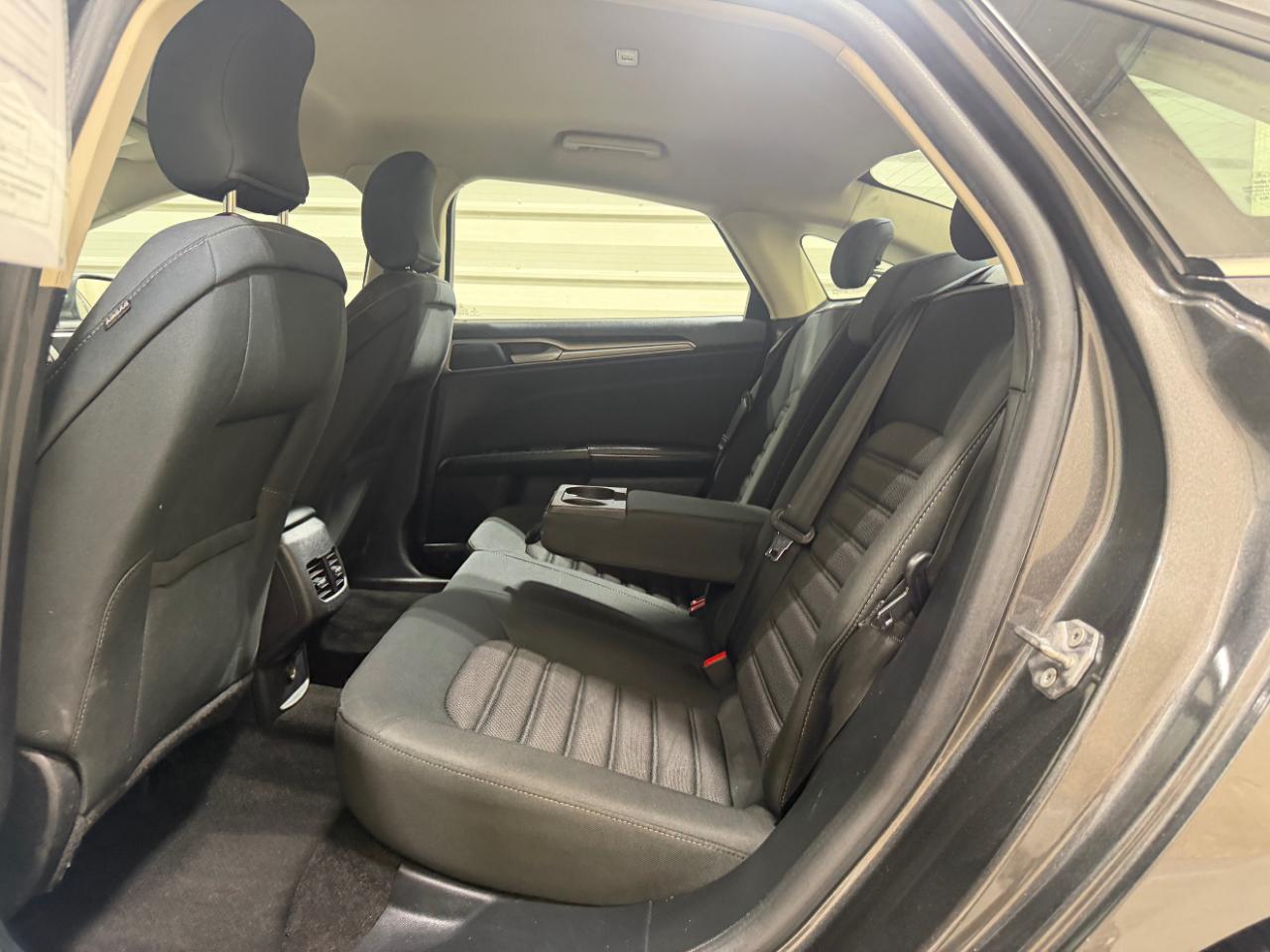 Ford Fusion SE FWD 2019