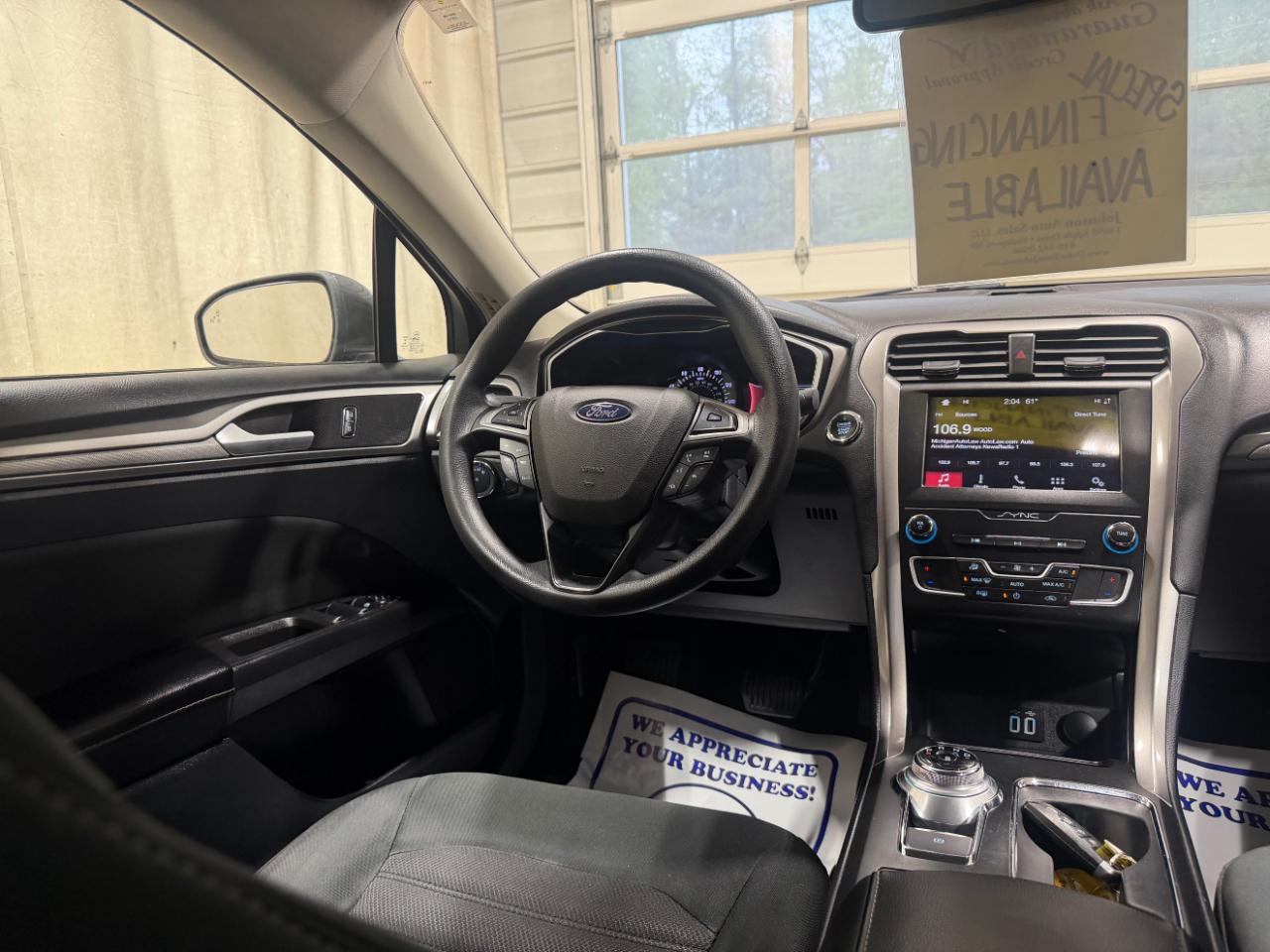 Ford Fusion SE FWD 2019