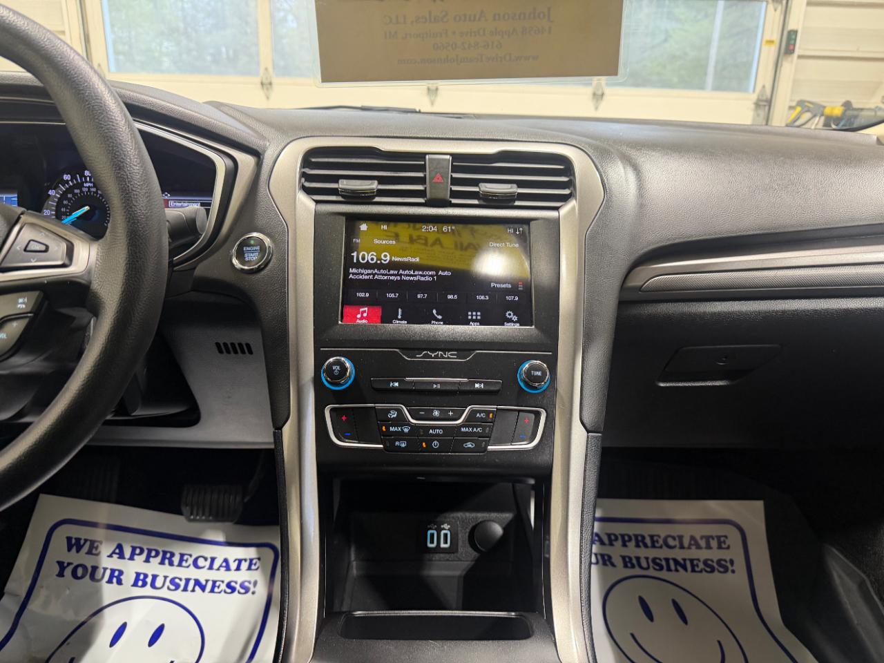 Ford Fusion SE FWD 2019