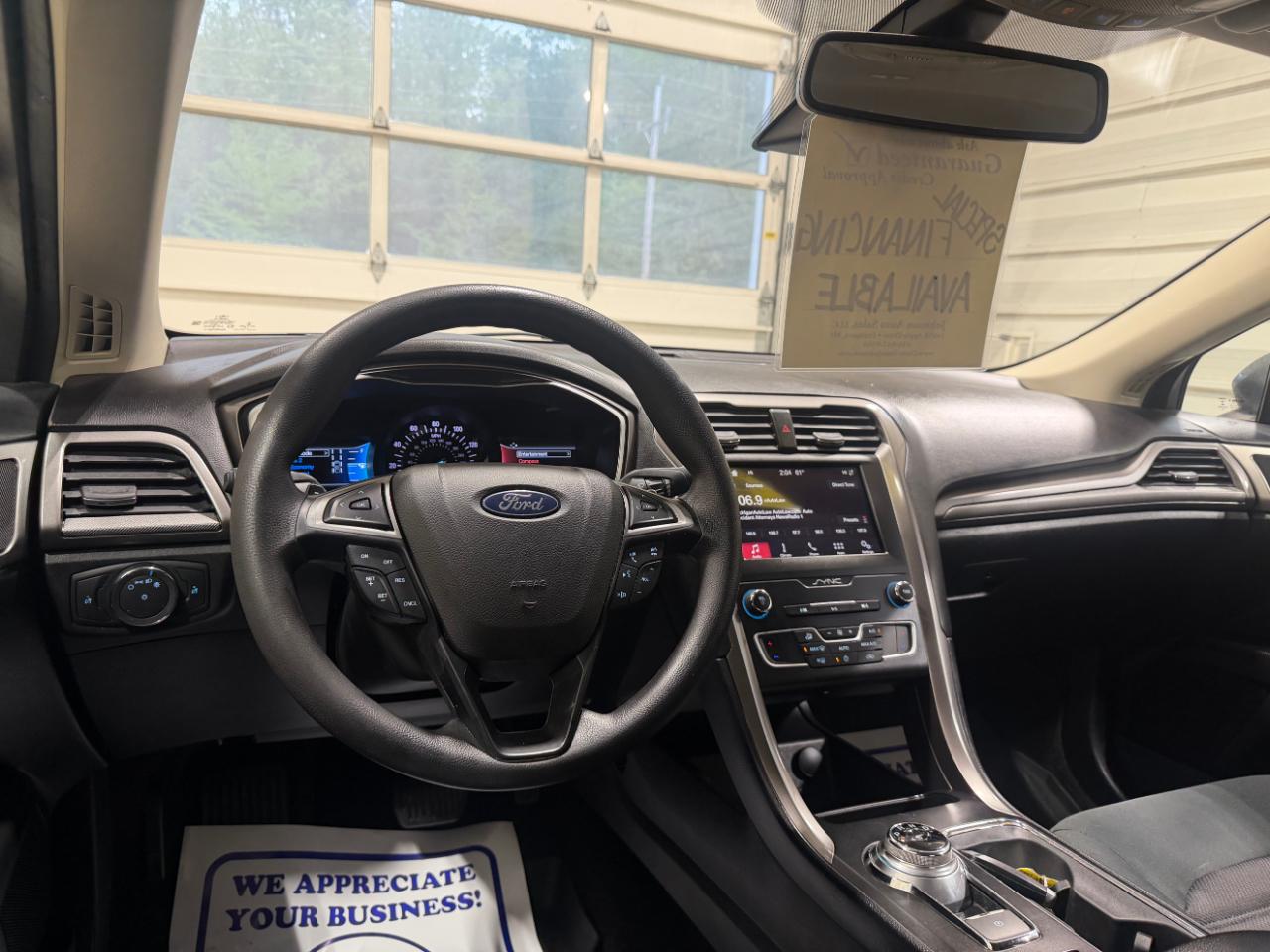 Ford Fusion SE FWD 2019