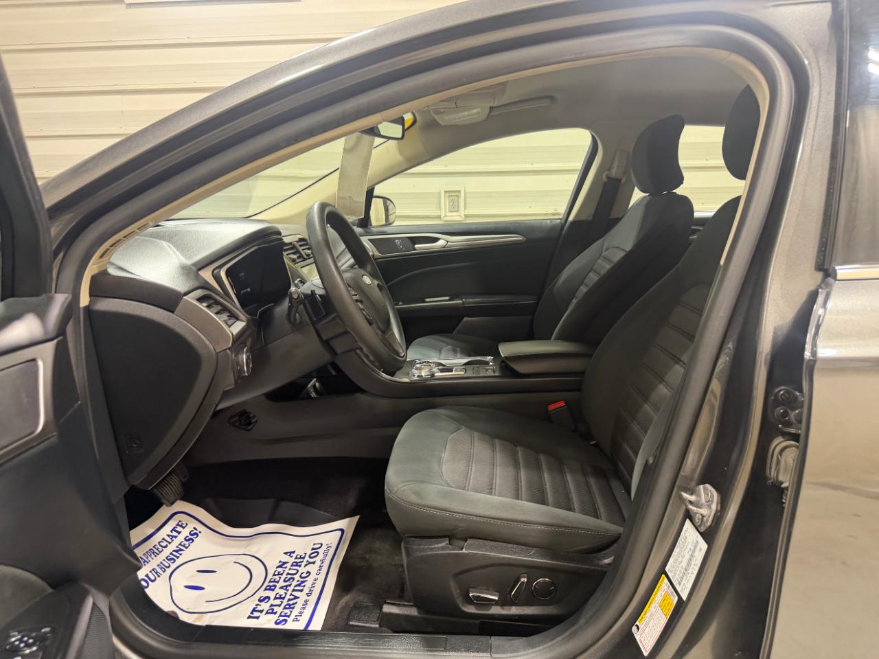 Ford Fusion SE FWD 2019