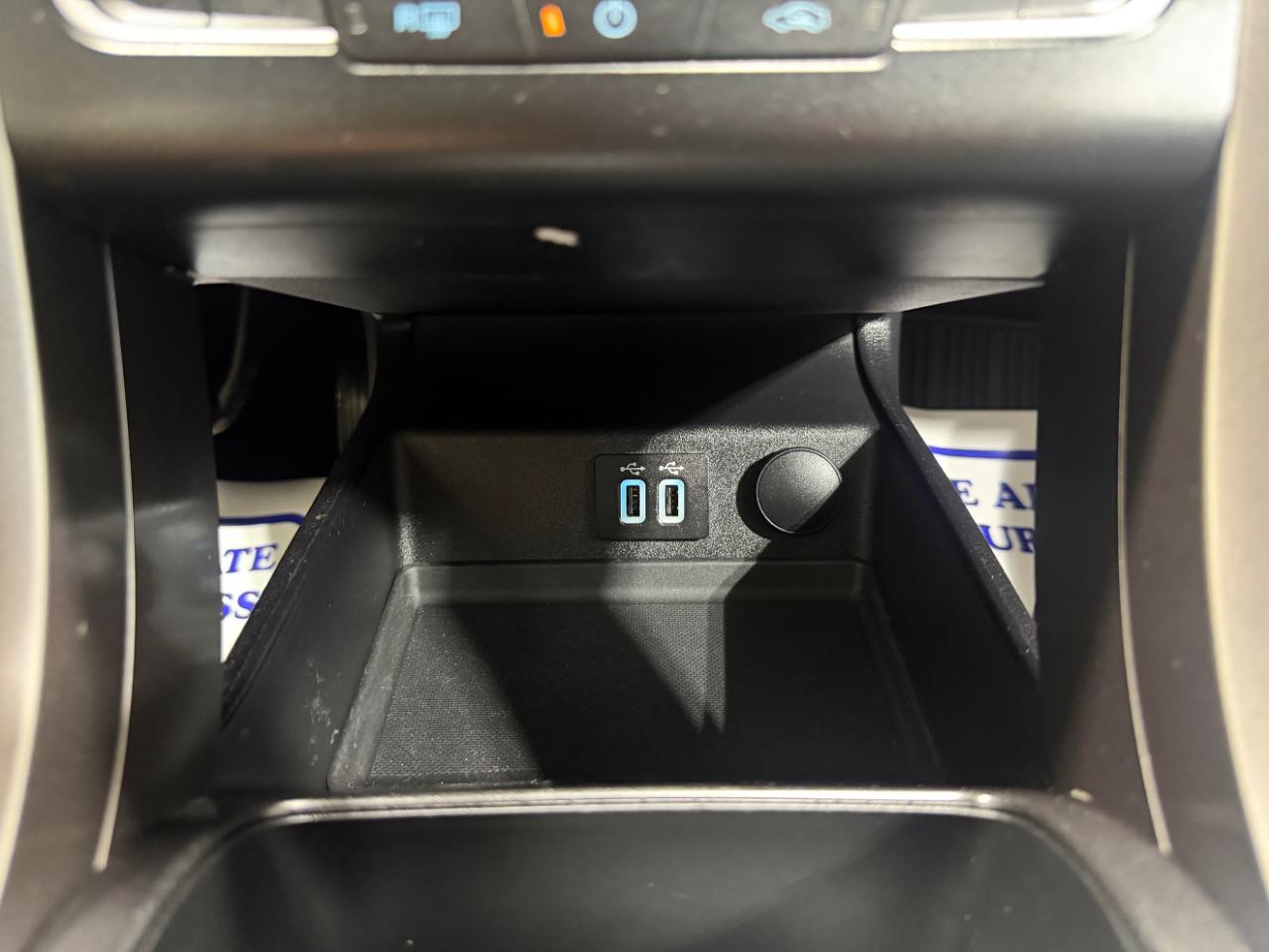 Ford Fusion SE FWD 2019
