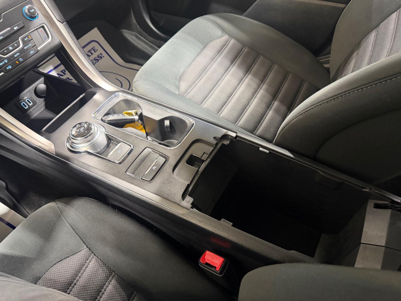 Ford Fusion SE FWD 2019