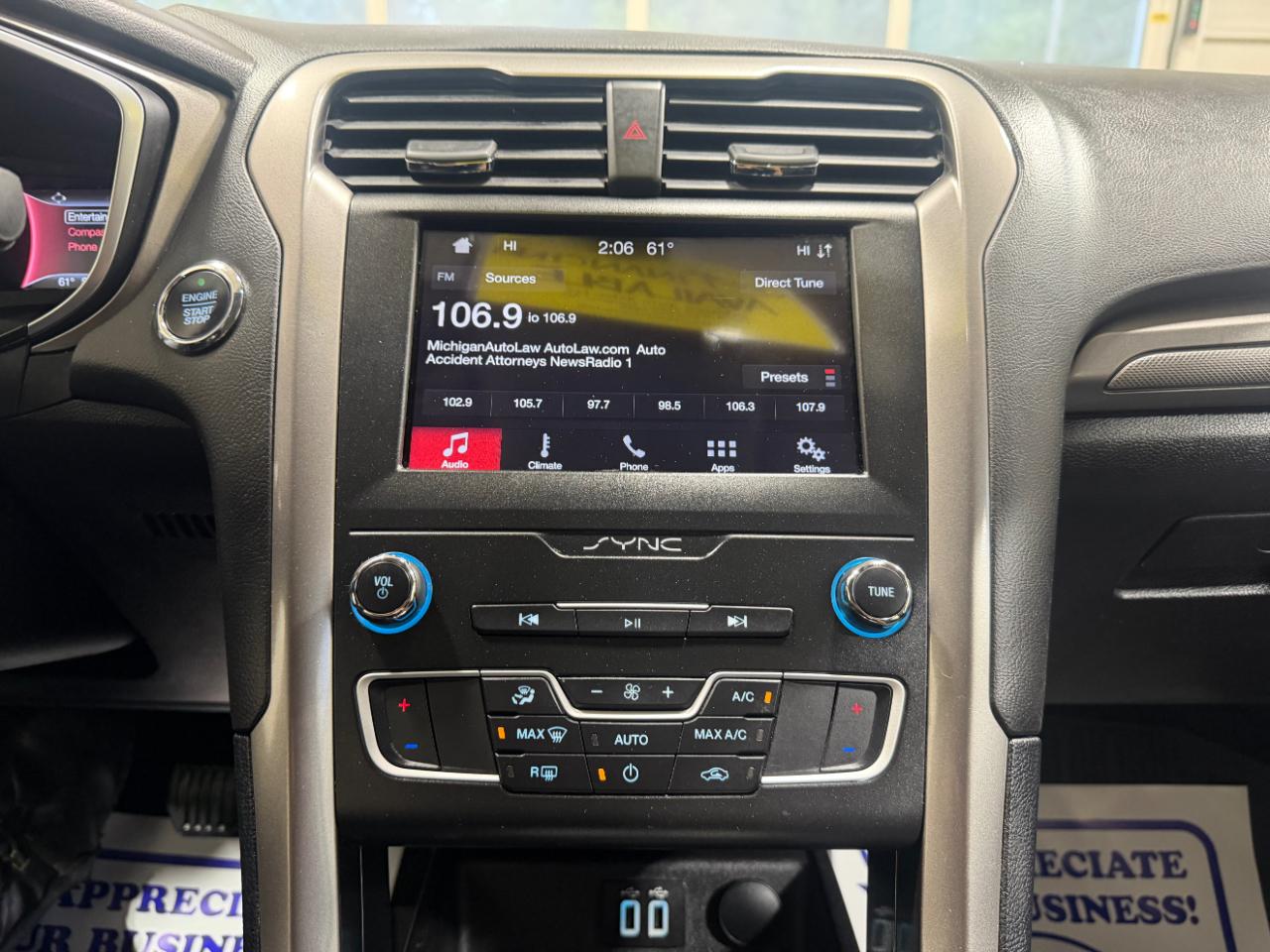 Ford Fusion SE FWD 2019